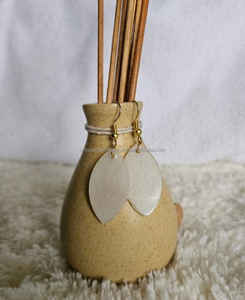 Fashionable Women <b>Resin</b> Earrings with Simple Elegant Leaf and Flower Design Modern Style for Thanksgiving <b>Gifts</b> - Product Image 3