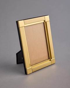Cadre photo en métal attrayant, conçu pour les souvenirs familiaux, décoration pour salon, bureau, hôtel et restaurant - Product Image 1