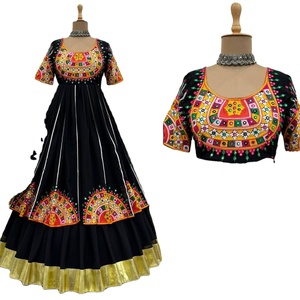 Nueva Colección Festiva Navratri Garba de Zain Exports Serie 5000, Salwar Kameez Moderno con Diseño Reversible para Bodas en Todas las Estaciones - Product Image 1