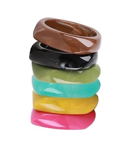 ผู้จัดจำหน่ายขายส่งกำไลเรซิ่นธรรมชาติ สีตามสั่ง ผู้ส่งออกขายส่งกำไลเรซิ่น คุณภาพสูง 100% - Product Image 2
