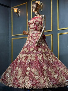 Ensemble de lehenga choli de mariée en gros, avec un travail complet et neuf, grande évasée et six couleurs, parfait pour les fonctions et les tenues de soirée - Product Image 3