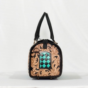 Bolsa de Viaje de Cuero de Lujo con Diseño Floral Repujado y Panel a Cuadros Verde Azulado, Ligera y de Alta Calidad - Product Image 2