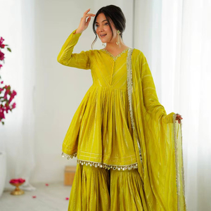 ชุดคุर्ติงานปักกระจกพรีเมียม พร้อมชาราร่า พลาซโซ และผ้าคลุมไหล่ - Product Image 1