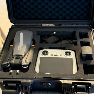 Mavic 3 Pro, Dron Plegable con Sistema de Cámara Triple Hasselblad, O3+, Alcance de 15 km, 43 Minutos de Autonomía - Product Image 2