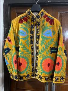 Chaqueta de invierno de terciopelo floral estilo étnico Suzani, abrigo corto bordado para festivales, abrigo de verano con botones y estampado, tejido de punto. - Product Image 5