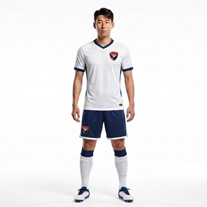 ชุดฟุตบอลชาย Dumela International สีขาวกรมท่า เสื้อคอวี กางเกงขาสั้น ชุดเซ็ต ระบายอากาศได้ดี เป็นมิตรกับสิ่งแวดล้อม ผลิตจากโพลีเอสเตอร์ สำหรับกีฬาทีม - Product Image 3