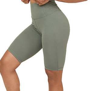 Shorts de sport pour femmes à taille haute et longueur genou, dernière conception, respirants, en spandex et polyester, coupe ajustée, personnalisables - Product Image 3