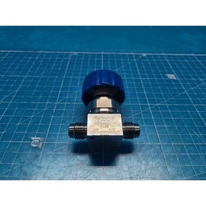 Vanne à gaz haute pureté TKSCT 316L 10K 1/4 S432910060077, utilisée telle qu'elle est, pièces d'équipement semi-conducteur d'occasion - Product Image 1