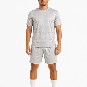 Tenue de football professionnelle pour équipe, design léger et respirant, idéale pour les matchs de compétition et les entraînements réguliers - Product Image 6