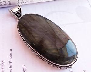 Colgante de Labradorita de Plata de Ley Natural, Collar de Piedras Preciosas Antiguas con Gran Brillo, Estilo Étnico, Joyería Hecha a Mano con Certificación IGI - Product Image 4