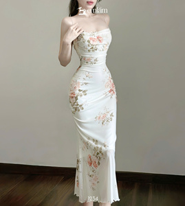 Robe longue maxi pour femme en gros - Bretelles fines multicolores, modèle queue de poisson de créateur ET1234 - Product Image 5