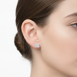 Boucles d'oreilles clous solitaires en or blanc 14 carats avec diamant de laboratoire taille princesse VVS, 4 griffes, certifiées IGI, cadeau de mariage ou d'anniversaire pour femme - Product Image 2