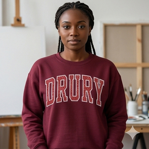 Sudadera Oversize con Estampado de Letras Drury y Cuello Redondo para Mujer, Sudadera Gráfica Varsity Personalizada, Jersey Oversize con Cuello Redondo - Product Image 1