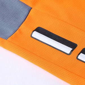 เสื้อบาสเก็ตบอลแบบสั่งทำพิเศษ OEM คอวี แขนสั้น เป็นมิตรกับสิ่งแวดล้อม แห้งเร็ว ระบายอากาศได้ดี ผลิตจากโพลีเอสเตอร์ สำหรับทีมกีฬา - Product Image 5
