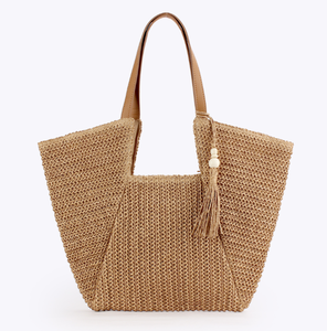 Celebra el ambiente veraniego con este colorido bolso de hilo natural con motivos florales, con intrincados detalles de crochet y tonos pastel suaves. - Product Image 3
