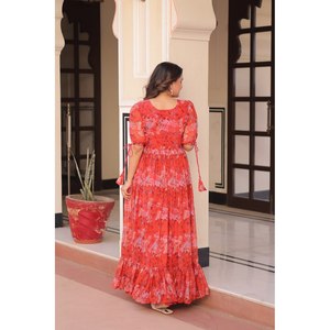 Robes décontractées de créateur Robe de soirée magnifiquement imprimée pour un look élégant - Product Image 1