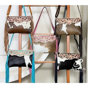 กระเป๋าหนังวัวแท้สลักลายด้วยมือ ดีไซน์รูปนกอินทรี พร้อมพู่ห้อยขนาดใหญ่ กระเป๋าสะพายข้างแฟชั่นสำหรับผู้หญิง เหมาะสำหรับการเดินทาง - Product Image 1