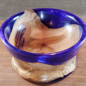 Cuenco Artesanal de Resina de Amatista Real y Madera Natural, Cuenco con Pedestal de Madera y Resina Epoxi en Fusión Púrpura - Product Image 1