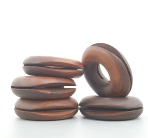 Clip Sellador de Bolsas de Madera Único con Forma de Donut para Cocina y Hogar, Organizador de Clips para Bolsas, 5 Piezas - Product Image 1