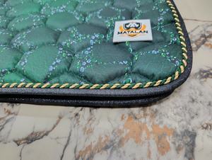 Almohadillas de silla de montar personalizables con forro de purpurina sublimada al por mayor, almohadilla de silla de montar de satén para equitación deportiva, salto y doma clásica. - Product Image 6