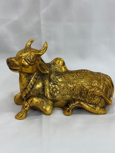 Statue rustique en aluminium de vache et de veau avec texture artistique en pierre, sculpture folklorique pour la décoration de temple, de maison et la collection de cadeaux - Product Image 3