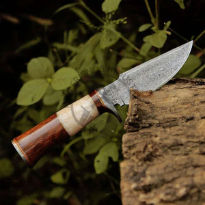 มีดล่าสัตว์ทำมือจากเหล็กดามัสกัส ขนาด 10 นิ้ว มีดเอาตัวรอดใบมีดปลายแหลม ด้ามไม้โรสวูดประดับมุก พร้อมปลอกมีดและปลายด้ามทำจากเหล็กดามัสกัส - Product Image 2