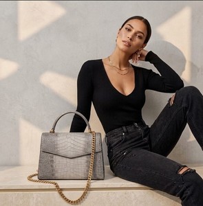 Bolso de Mano de Cuero Genuino de Lujo para Mujer, Diseño Personalizado, con Asa Superior Desmontable y Bolsillo para Teléfono Celular - Product Image 4