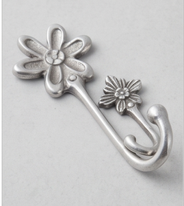 Elegant Silver Metal Flower Wall <b>Hooks</b> Perfect <b>For</b> Bathroom Kitchen Bedroom Clothing Hangers And Stylish Home Organization - Product Image 4