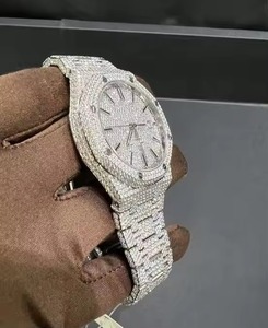 Montre de luxe pour homme en acier inoxydable, boîtier rond de 38 mm, mouvement à quartz analogique, cadran saphir lumineux, fermoir pliant, design tendance - Product Image 4