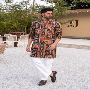 Kurta corta de crepé para uso ocasional con bordado de hilo dorado y lentejuelas, y pantalón polo de algodón grueso con bolsillos. Exportador indio. - Product Image 1