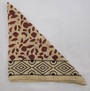 Pañuelo Cuadrado Estampado a Mano, Color Negro y Beige, Estilo Étnico, para la Cabeza o el Cuello, de Algodón Puro, con Diseño Floral, Ligero, para Primavera - Product Image 5