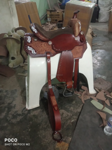 Selle de cheval sculptée à la main en cuir véritable de qualité supérieure Western Pleasure Trail Riding Antique disponible dans les prix de gros - Product Image 5