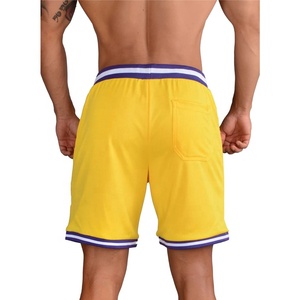 Short de basket-ball d'été en maille avec broderie personnalisée pour hommes Short de basket-ball athlétique coupe ample décontracté Hip Hop Vêtements d'extérieur solides - Product Image 3