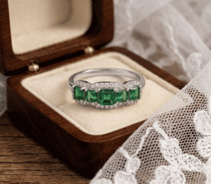 Anillos de Oro con Cinco Piedras de Esmeralda, Amatista y Circonita, Joyería de Compromiso con Gemas, Regalo para Mujer, Cristal Curativo - Product Image 1
