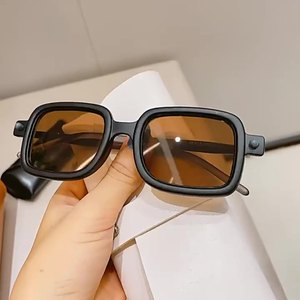 Lunettes de soleil tendance de petite taille, style concave, pour l'extérieur, idéales pour les photos de rue, protection solaire - Product Image 4