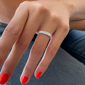 Bague de fiançailles classique en or jaune pour femme avec diamants émeraude et poire, diamants de laboratoire certifiés IGI - Product Image 3