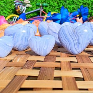 คริสตัลหัวใจอาเกตบลูลูกไม้ธรรมชาติ ขัดเงาด้วยมือ สำหรับบำบัดรักษา พลังงานจักระ เฟิงสุ่ย การทำสมาธิ และเรกิ - Product Image 6