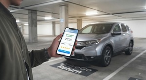 Aplicación de alquiler de coches para navegar por vehículos, comparar precios, reservar coches de forma segura, administrar reservas y realizar un seguimiento del historial de alquileres. - Product Image 3