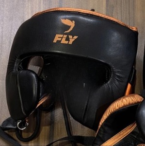 Juego de Boxeo Nuevo de la Marca White Fly, Juego de Boxeo de Cuero Genuino de Alta Calidad, Guantes de Boxeo Nuevos, Kit de Sparring Profesional Hecho a Medida - Product Image 2