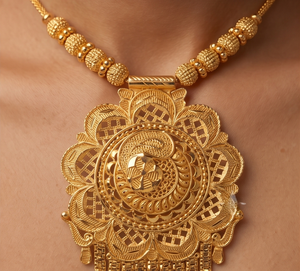 Divyoro Orissa Floral Medallion Pendant Necklace <b>Copper</b> Alloy Gold Plated Women's Classic Beaded <b>Chain</b> Wedding Jewelry - Product Image 3