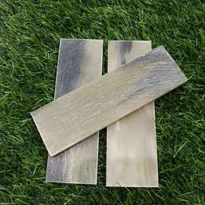Elegantes escamas de cuerno de toro y vaca con luz natural para la fabricación de mangos de cuchillos a precio mayorista - Product Image 2