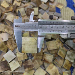 Pièce artisanale carrée en corne de bœuf blanche d'Afrique du Sud, écologique, moderne, polie naturellement, faite à la main, au meilleur prix - Product Image 6