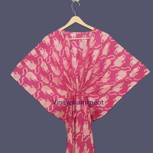 Vestido Kaftán Midi Rosa Ecológico con Estampado de Leopardo, Hecho a Mano, Cuello en V, Manga Kimono, Ropa de Resort, Vestido Boho de Algodón para Mujer - Product Image 3