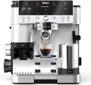 Cafetera Automática 3 en 1 Ninja Luxe Premier de Acero Inoxidable con Molinillo de Granos Integrado y Espumador de Leche, ¡Nueva y en Oferta! - Product Image 2