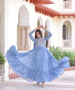 Vestido de Georgette Sintética para Mujer con Lentejuelas, Bordado Zari y Dupatta con Trabajo de Corte, Listo para Usar, Estilo Indo-Occidental, para Fiestas y Bodas - Product Image 6