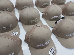 Custom Classic Fashion <b>Cap</b> with Pre Curved Visor Soft Cotton Material and Wholesale Manufacturing for Global Clothing Brands - Product Image 3
