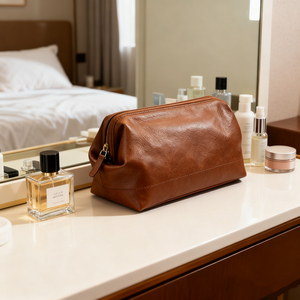 Manufacturer OEM/ODM Premium Dopp Kit Travel Bag Personalized Custom <b>Real</b> <b>Leather</b> Zipper Candy Wash Large Soft Handle Men Daily - Product Image 3