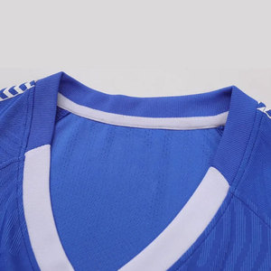 Camisetas deportivas con cuello en V para hombre, las más vendidas, hechas con el mejor material, camisetas deportivas con cuello en V de color personalizado, camisetas deportivas con cuello en V para hombre - Product Image 4