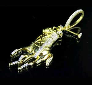 Colgante de Escarabajo Dorado Iced Out con Moissanita VVS1 Color D, Joyería Personalizada de Insecto Estilo Hip Hop - Product Image 2