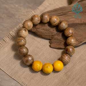 Bracelet de luxe en bois d'agar vietnamien naturel fait main avec corail fossile jaune SV-0021-12 Style classique - Product Image 1